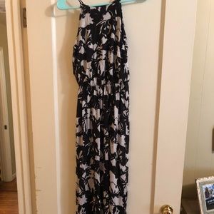 Floor length patterned dress with slit
